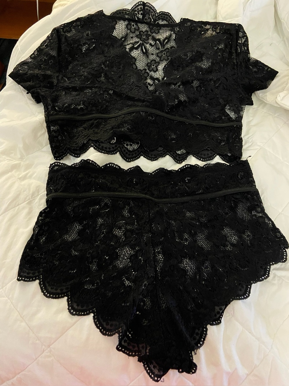 Women’s shein plus size black lace lingerie set. Size 0x